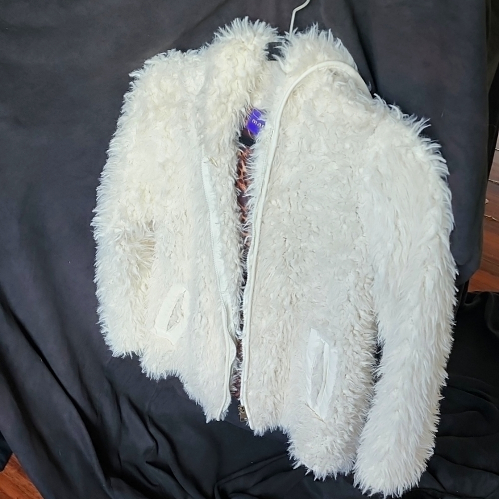 90's white fuzzy zip down jacket